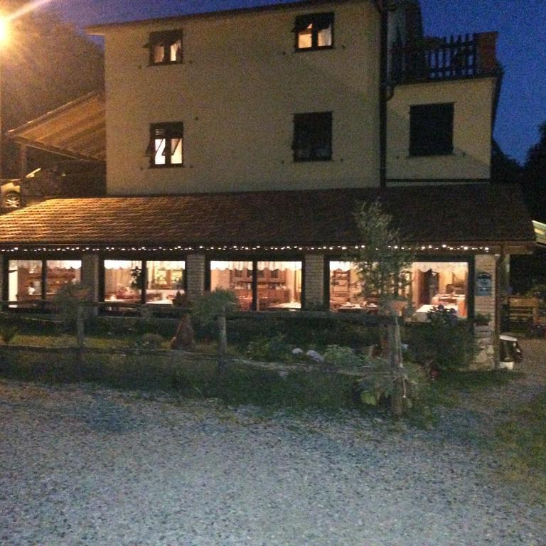 Agriturismo La Taverna Del Nonno Borzonasca Екстер'єр фото