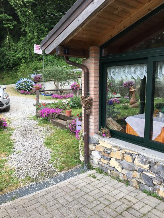 Agriturismo La Taverna Del Nonno Borzonasca Екстер'єр фото